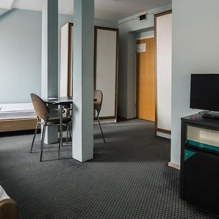 Hotel Carlstadt Karlovac Bilik gambar