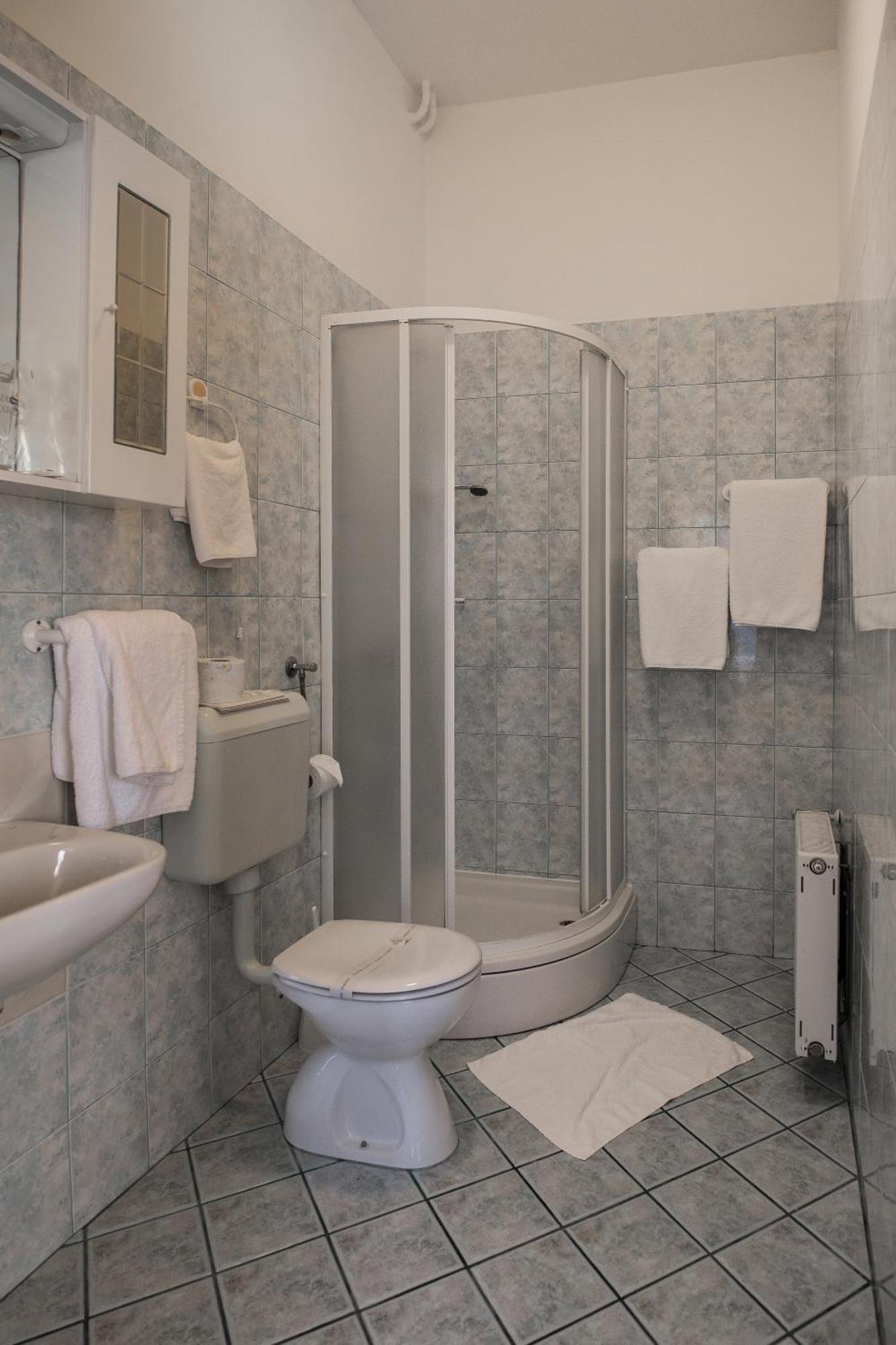 Hotel Carlstadt Karlovac Luaran gambar