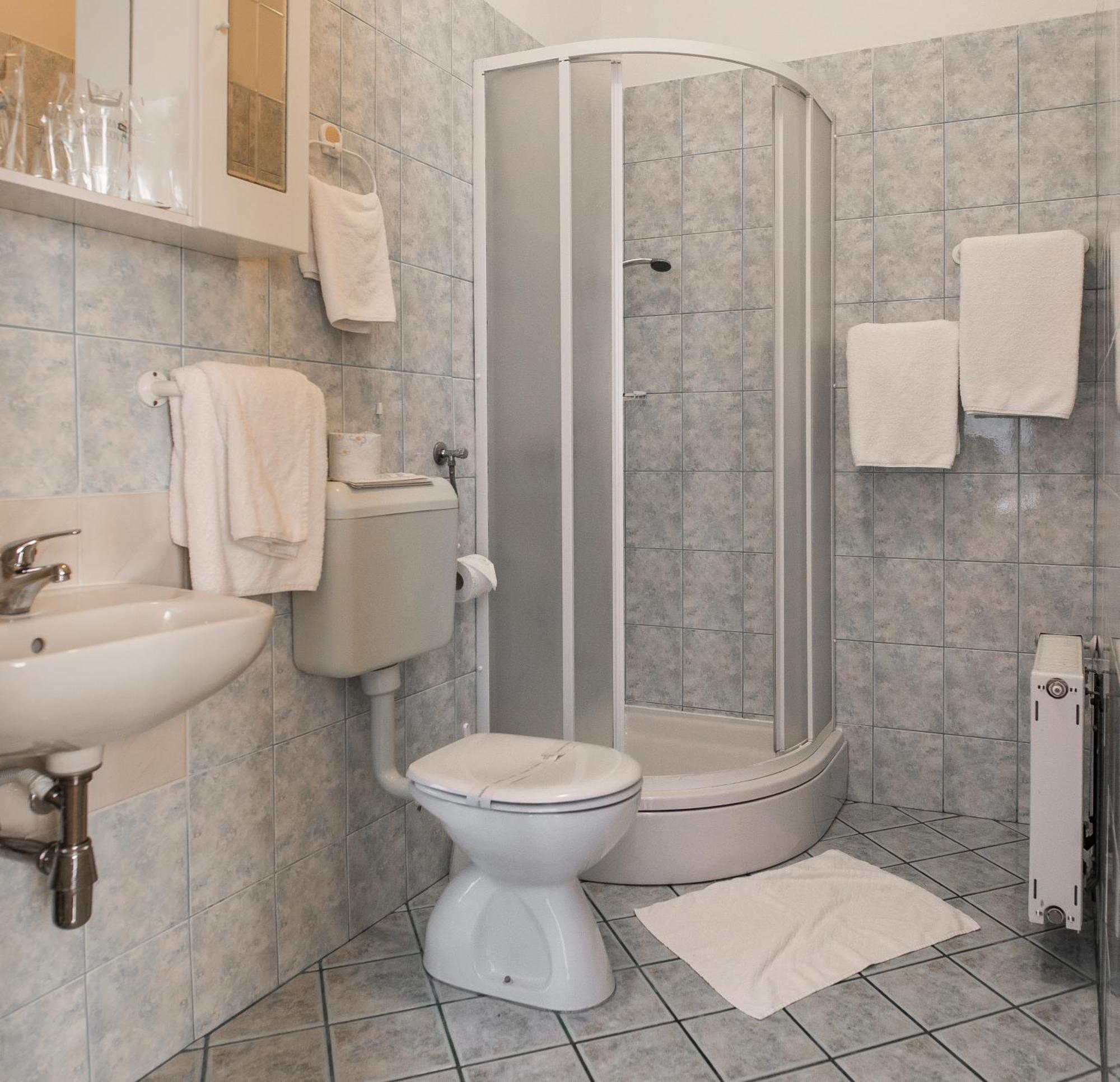 Hotel Carlstadt Karlovac Luaran gambar