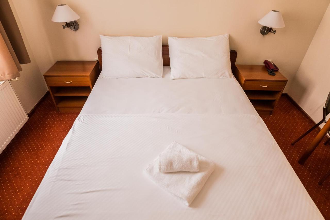 Hotel Carlstadt Karlovac Luaran gambar