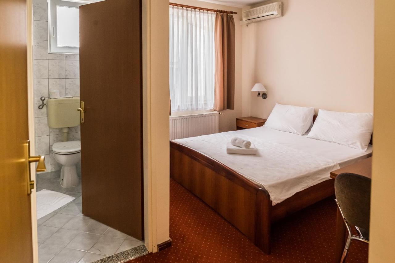 Hotel Carlstadt Karlovac Luaran gambar