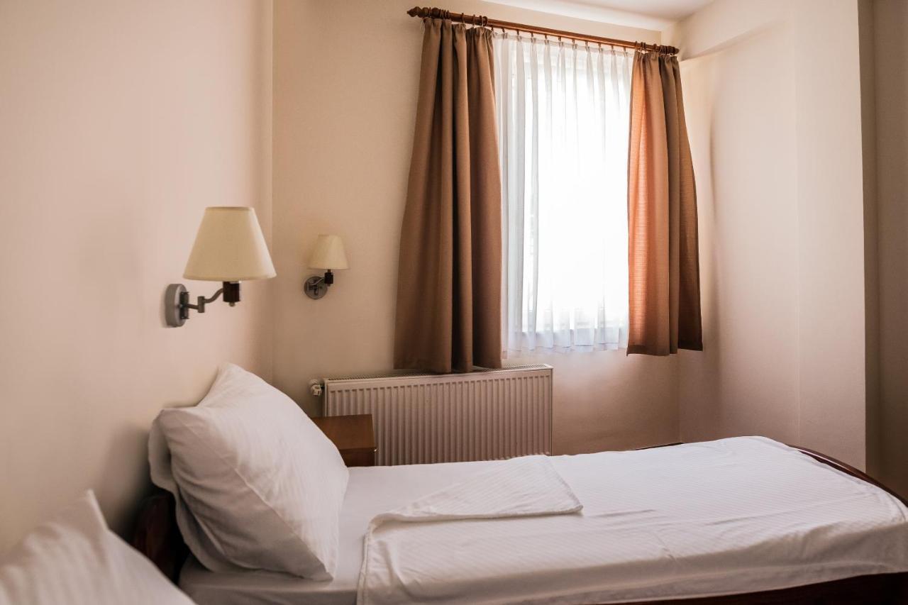 Hotel Carlstadt Karlovac Luaran gambar