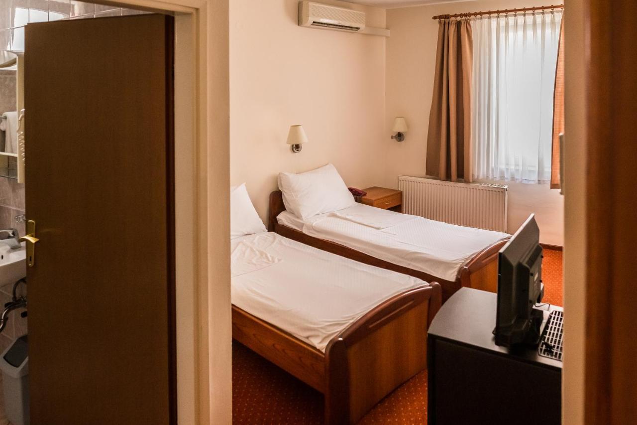 Hotel Carlstadt Karlovac Luaran gambar