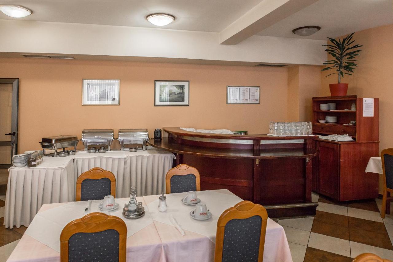 Hotel Carlstadt Karlovac Luaran gambar