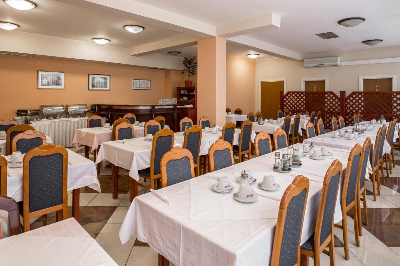 Hotel Carlstadt Karlovac Luaran gambar