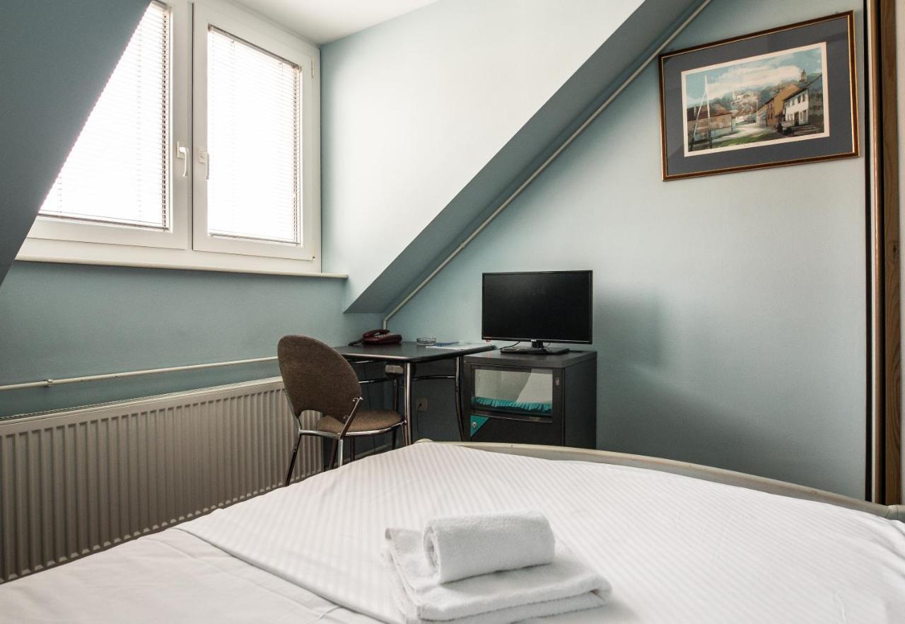 Hotel Carlstadt Karlovac Luaran gambar